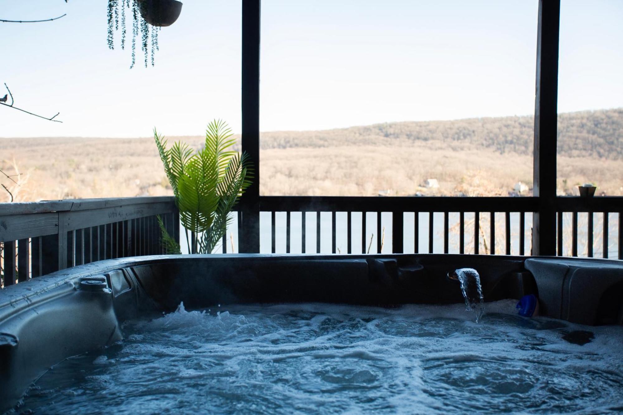 Lakeview House - Hot Tub - Firepit - Stunning Views - Spacious Deck - Cozy Living Room - Bar Greenwood Lake Eksteriør billede