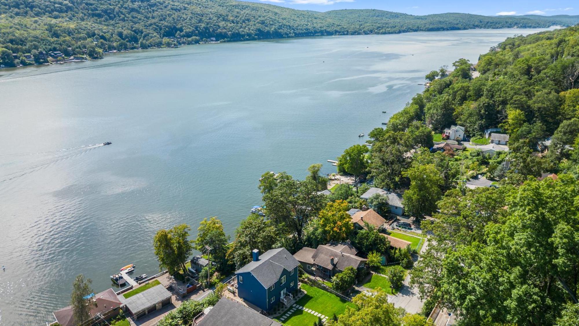 Lakeview House - Hot Tub - Firepit - Stunning Views - Spacious Deck - Cozy Living Room - Bar Greenwood Lake Eksteriør billede