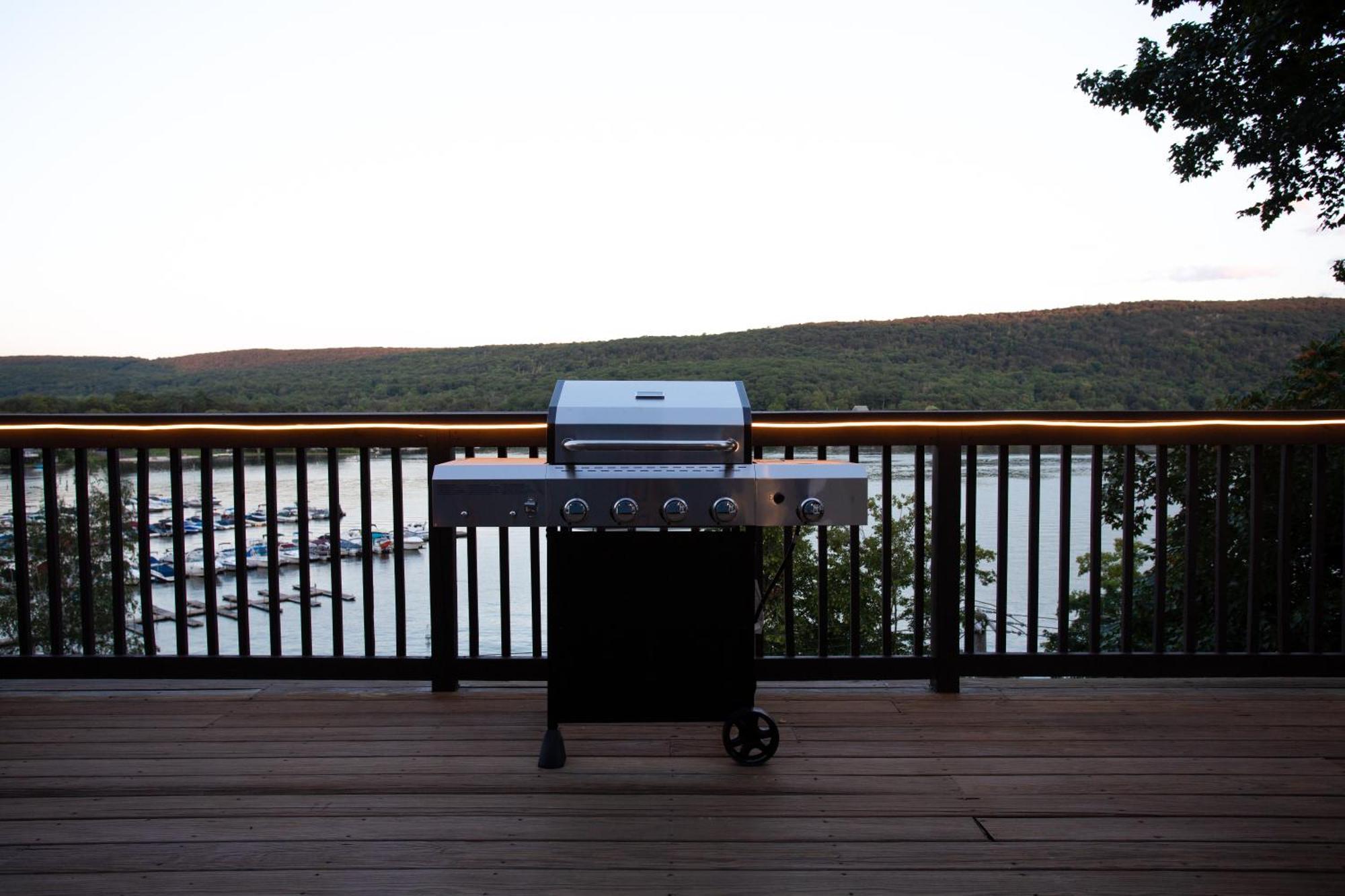 Lakeview House - Hot Tub - Firepit - Stunning Views - Spacious Deck - Cozy Living Room - Bar Greenwood Lake Eksteriør billede